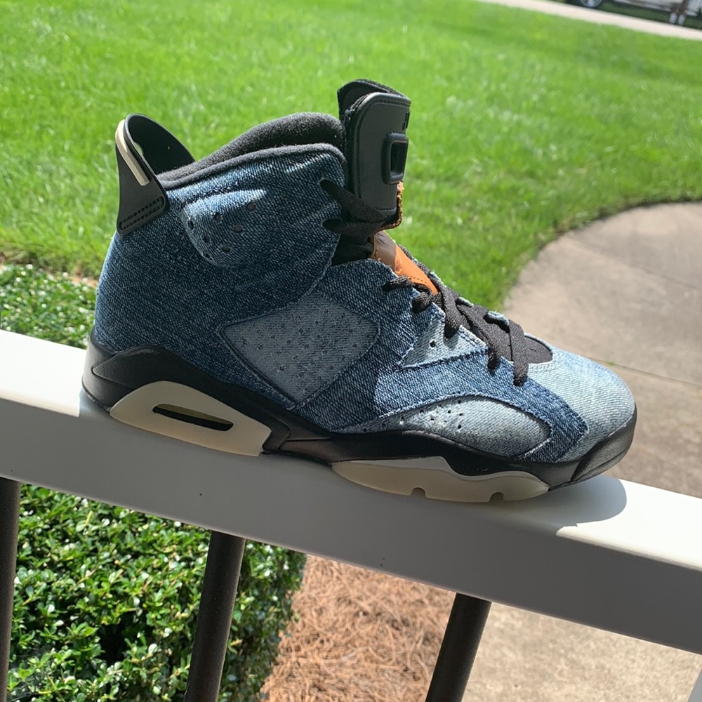 Air Jordan 6 washed Denim Men’s 8 us Woman’s 10 us UNISEX